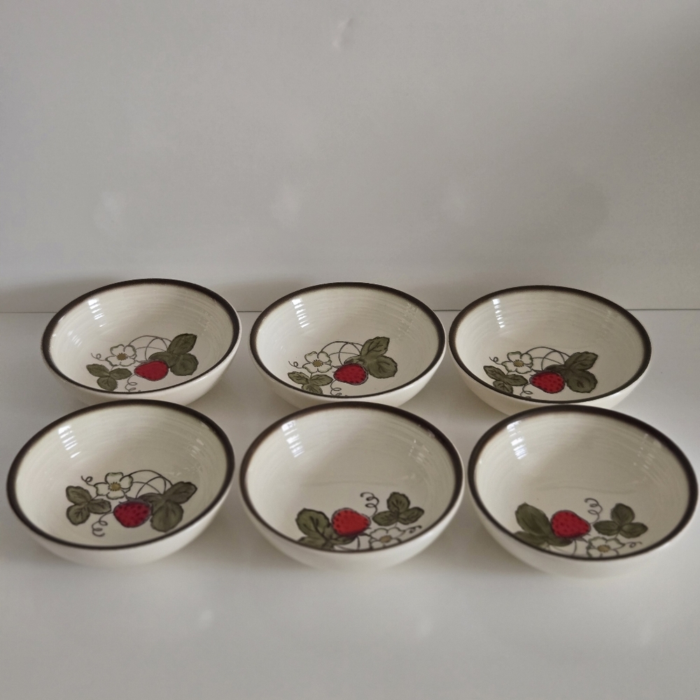 Set Of 6 Metlox Poppy Trail California Strawberry 5 1/2 in. Dessert/Fruit Bowls